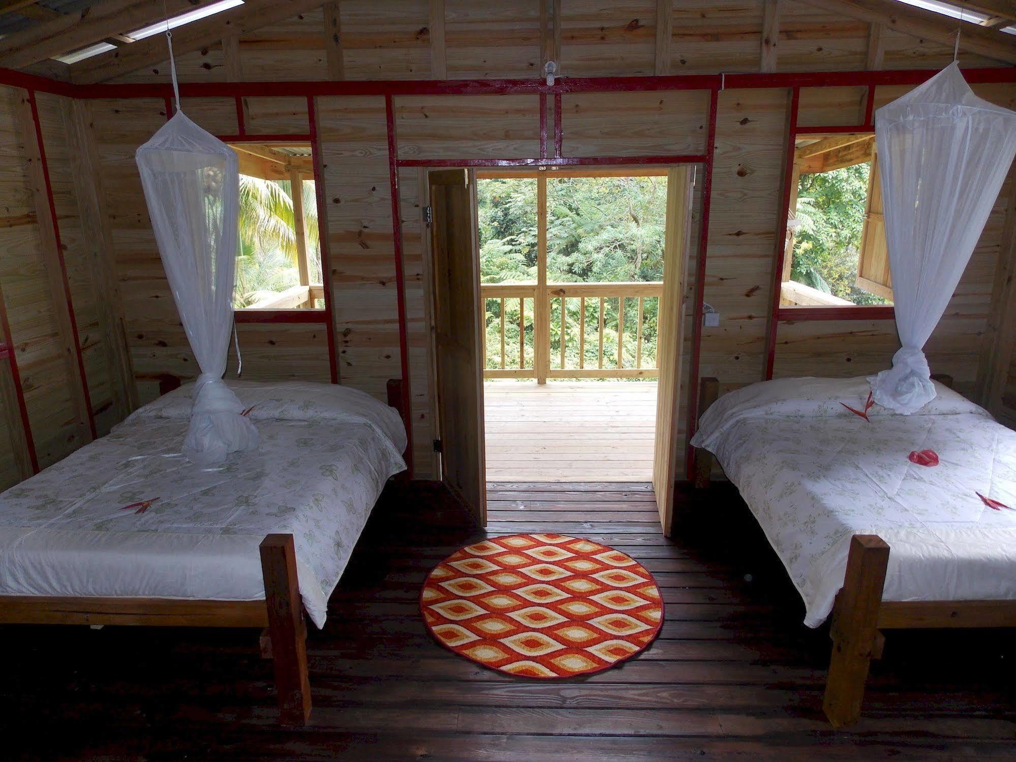 Roots Jungle Retreat Villa Marigot Eksteriør billede